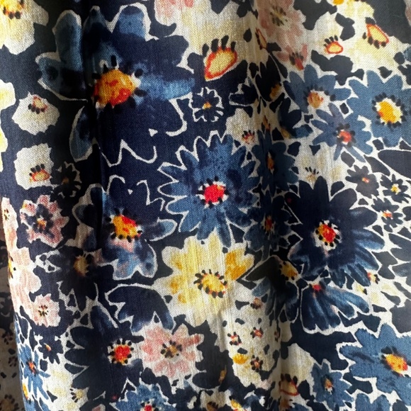 Women's Loft short sleeve multicolored flower print Top. Size XSP.. - Picture 11 of 13